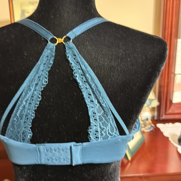 Soma Bra - Picture 7 of 8